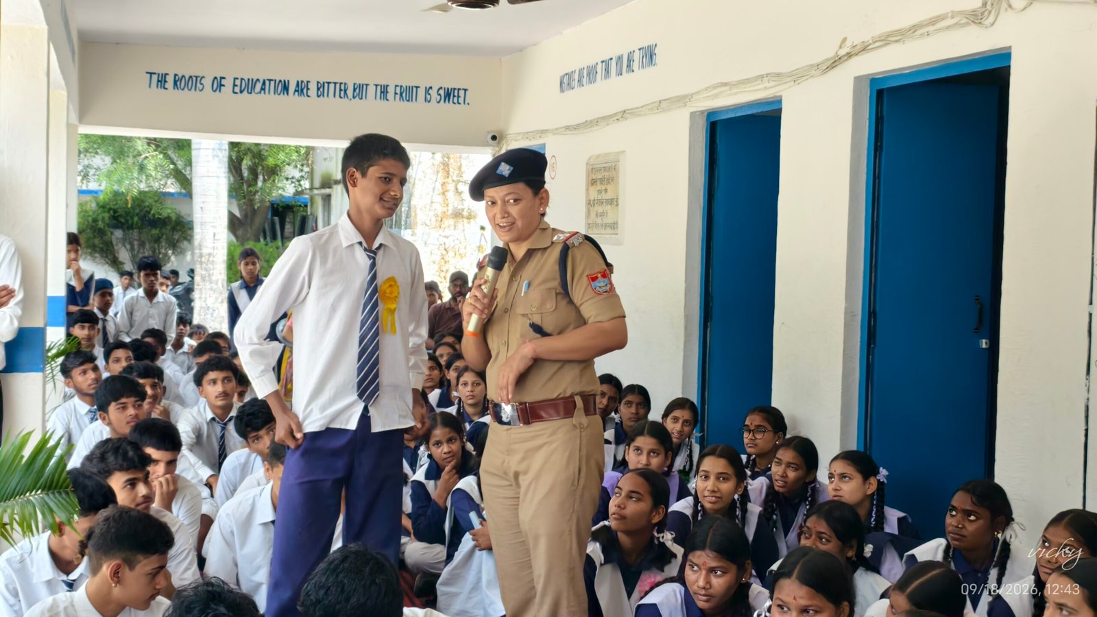 मानव तस्करी और साइबर अपराध पर पुलिस की पाठशाला, छात्र-छात्राओं को दी अहम जानकारी